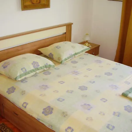 Pizonova 3 Appartement *