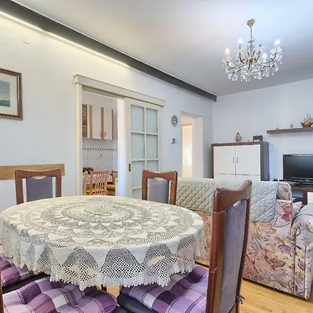 Pizonova 3 Apartment *